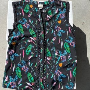 Sleeveless work blouse